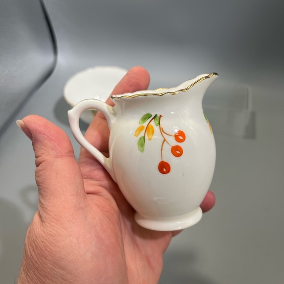 Vintage Delphine Sugar Bowl & Individual creamer. piece set.Bone china England. - Picture 15 of 16